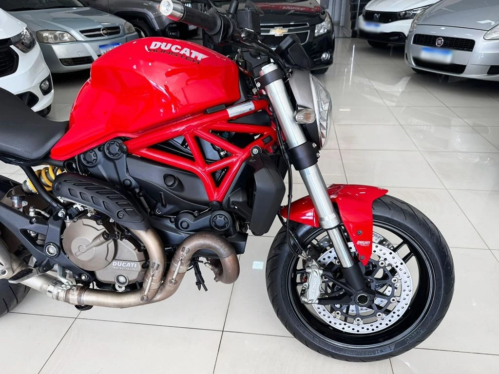 DUCATI MONSTER 821