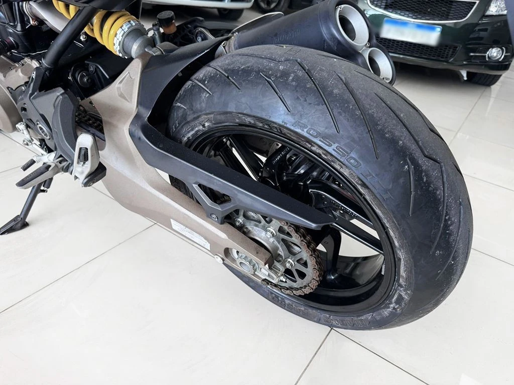 DUCATI MONSTER 821