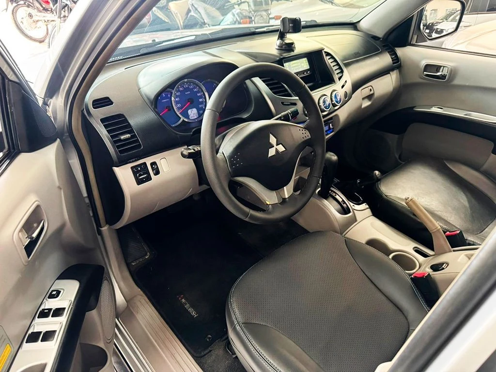 MITSUBISHI L200 TRITON