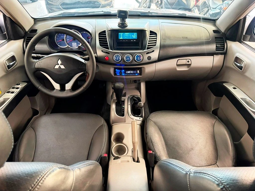MITSUBISHI L200 TRITON