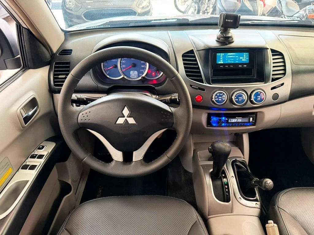 MITSUBISHI L200 TRITON