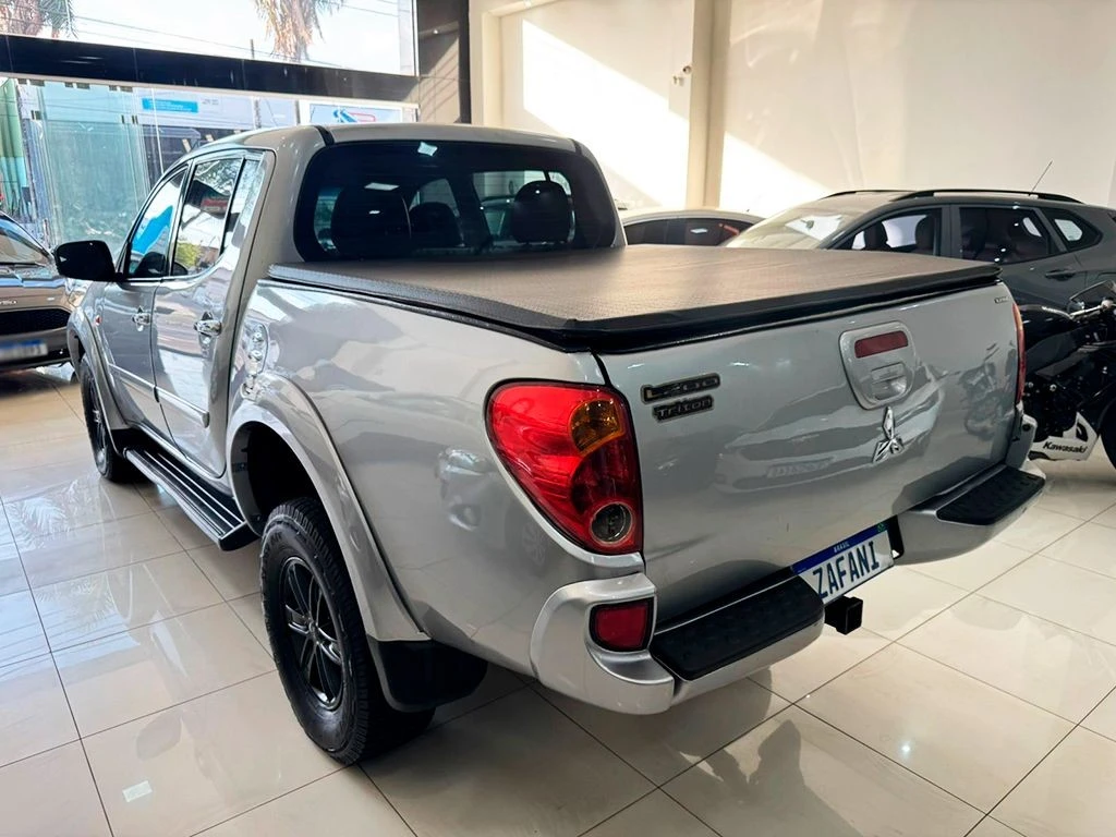 MITSUBISHI L200 TRITON