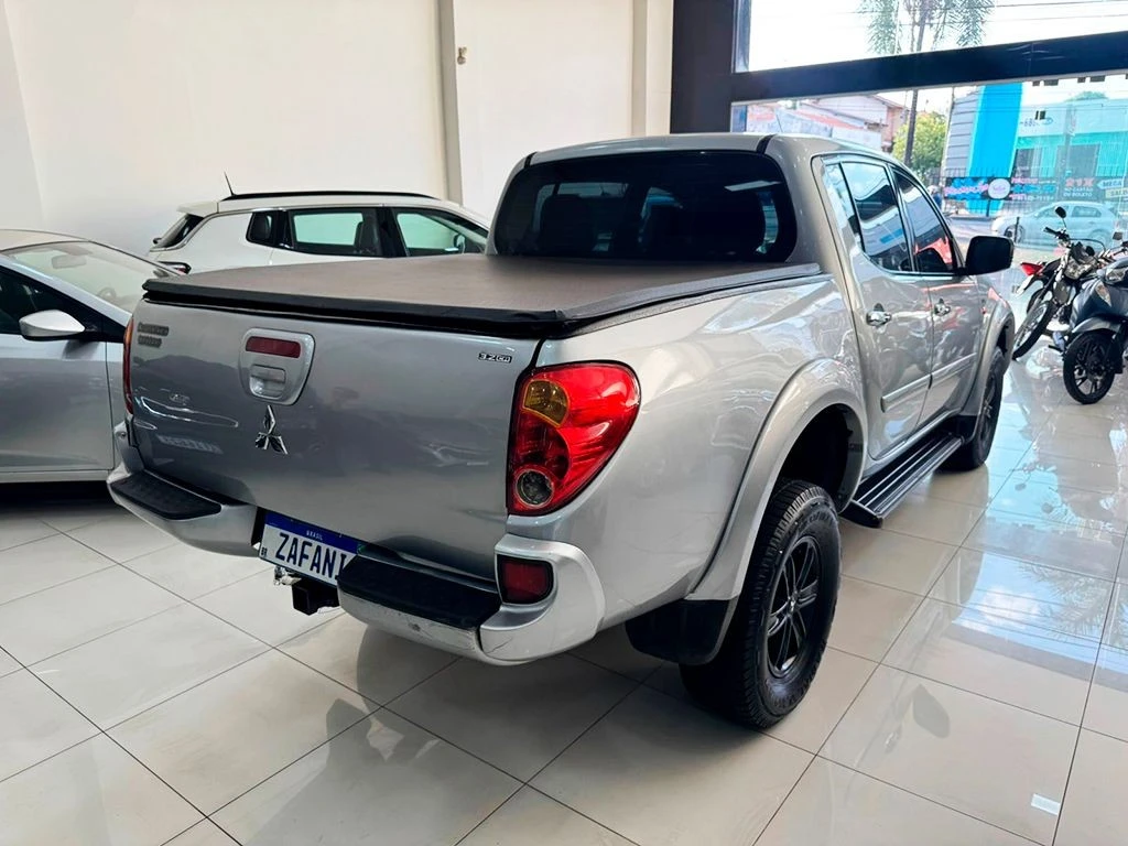 MITSUBISHI L200 TRITON
