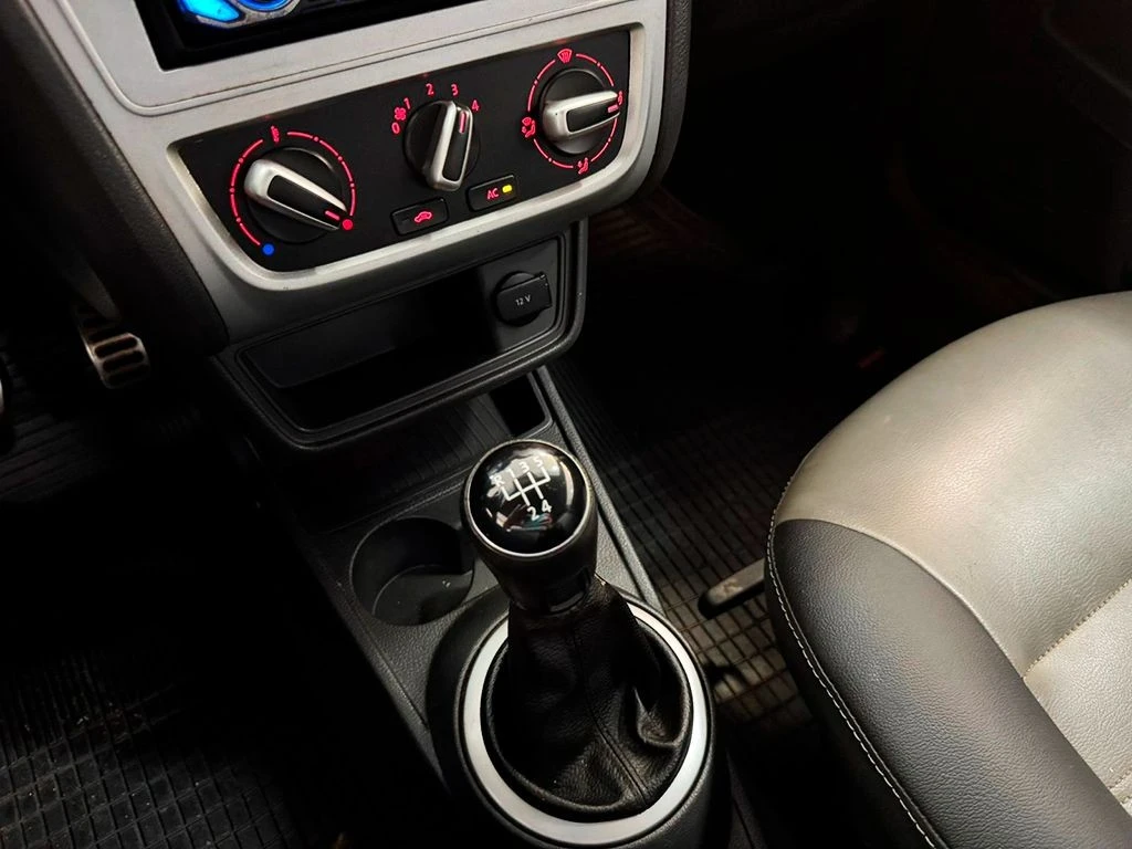 VOLKSWAGEN SAVEIRO