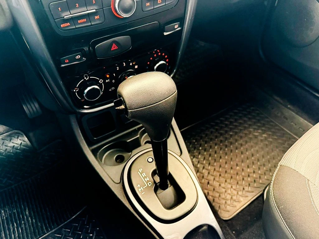 RENAULT DUSTER