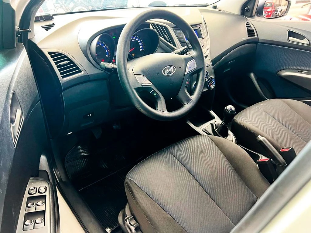 HYUNDAI HB20