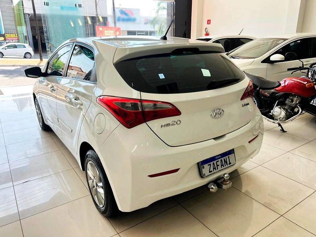 HYUNDAI HB20