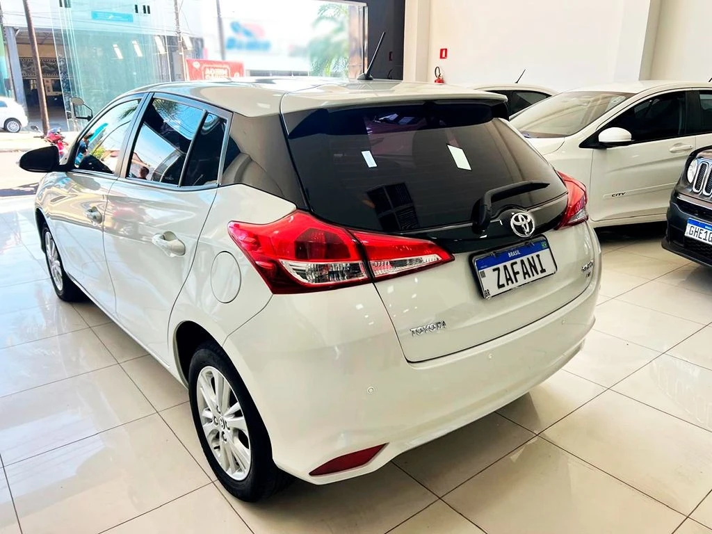 TOYOTA YARIS