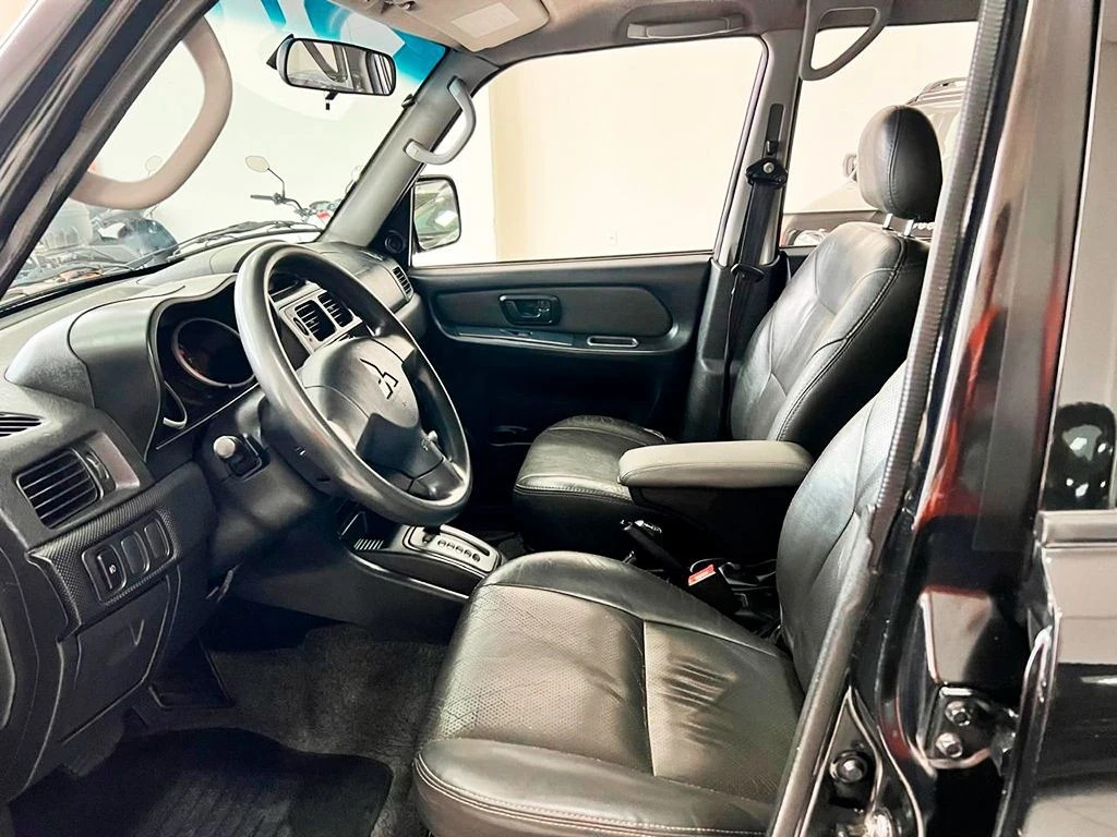 MITSUBISHI PAJERO TR4