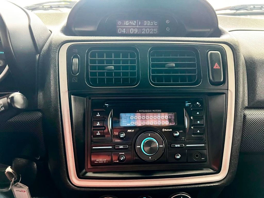 MITSUBISHI PAJERO TR4