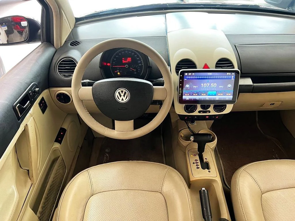 VOLKSWAGEN NEW BEETLE