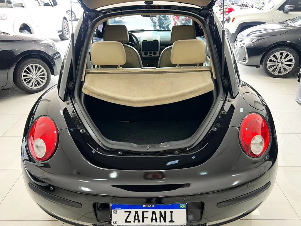 VOLKSWAGEN NEW BEETLE