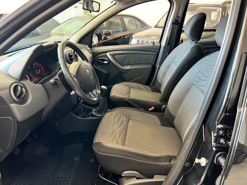 RENAULT DUSTER