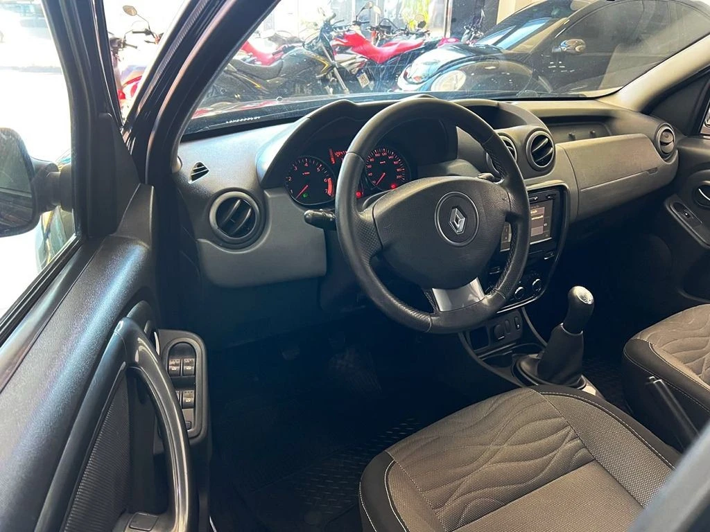 RENAULT DUSTER