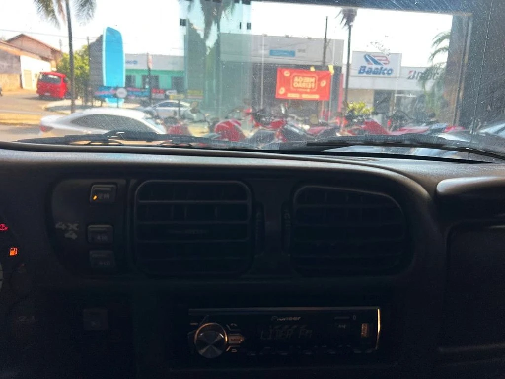 CHEVROLET S10