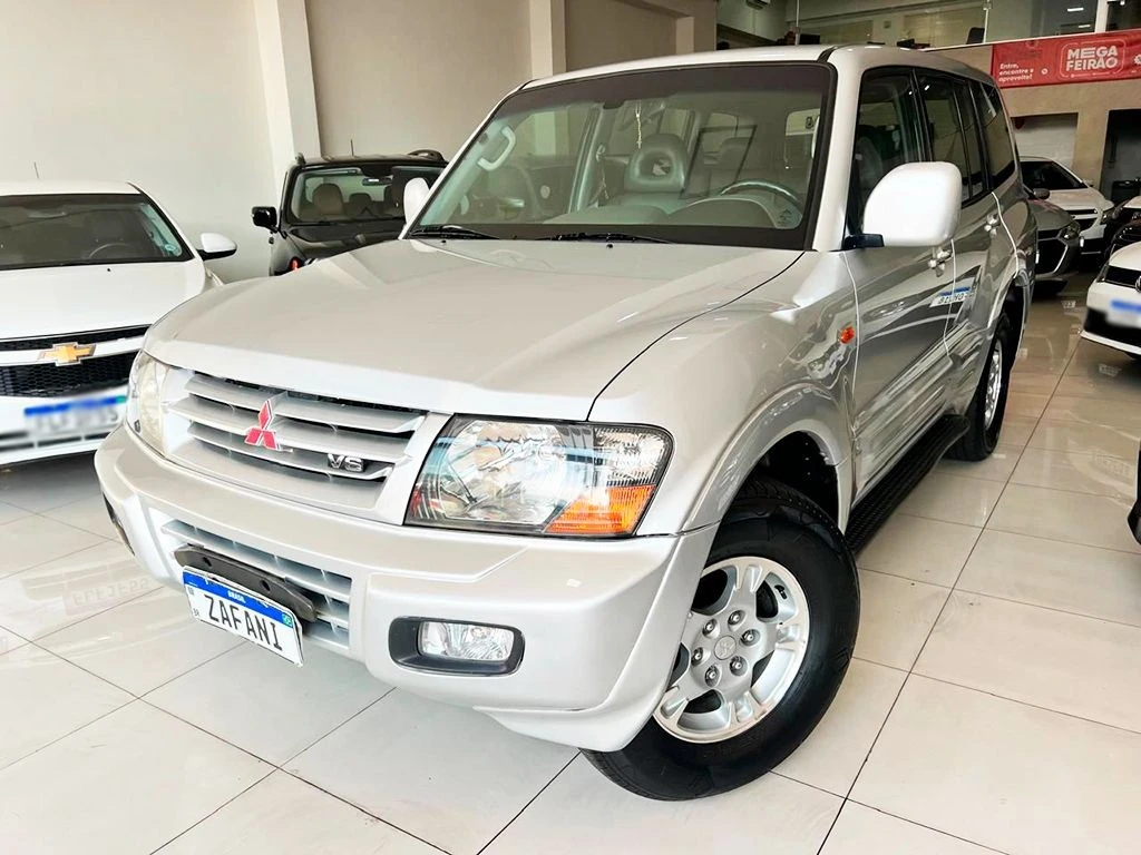 MITSUBISHI PAJERO