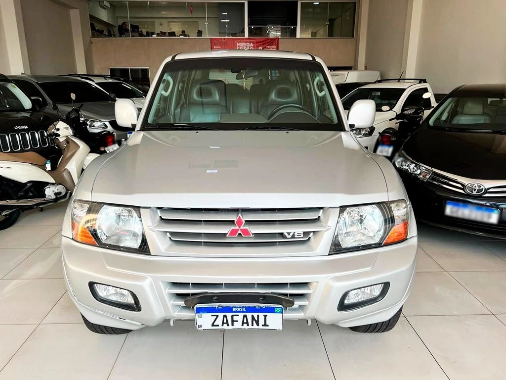 MITSUBISHI PAJERO