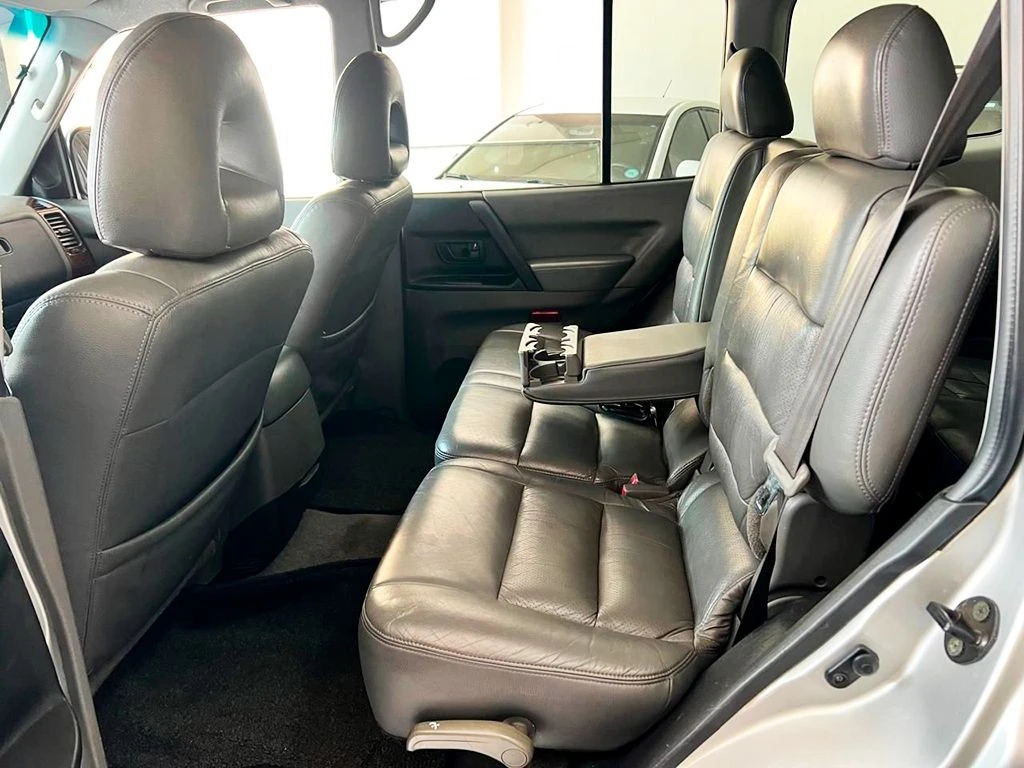 MITSUBISHI PAJERO