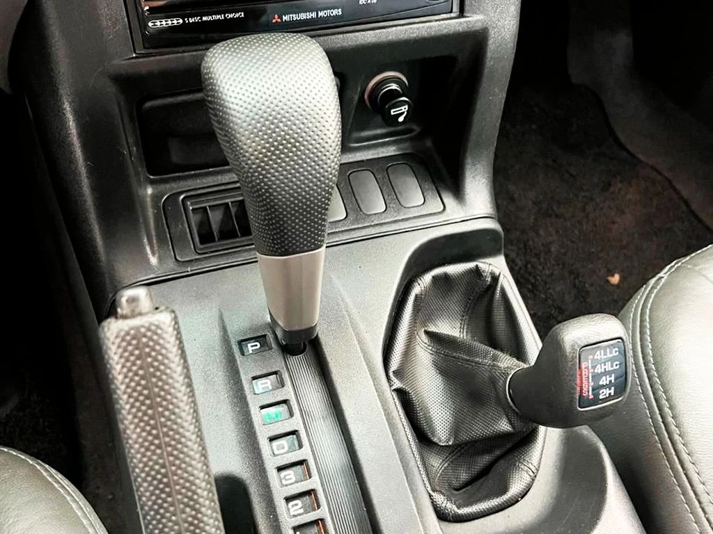MITSUBISHI PAJERO