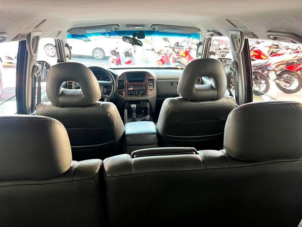 MITSUBISHI PAJERO