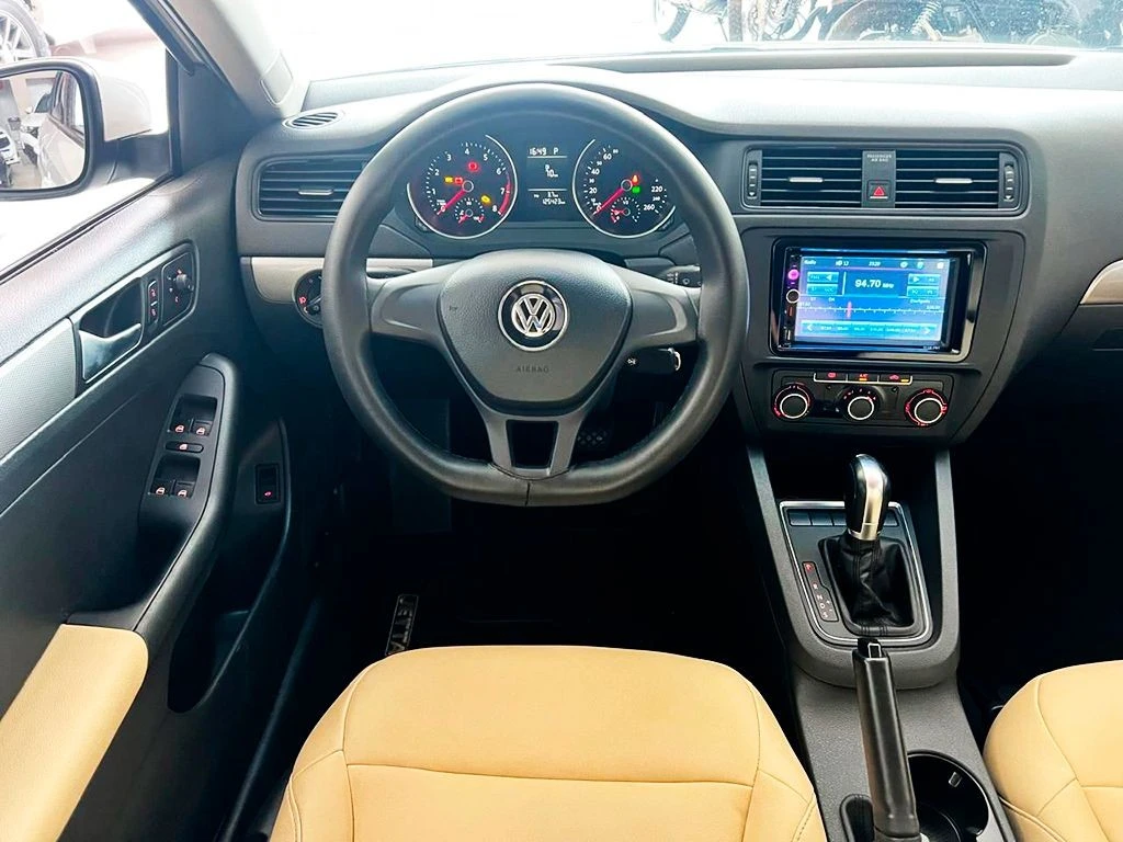 VOLKSWAGEN JETTA