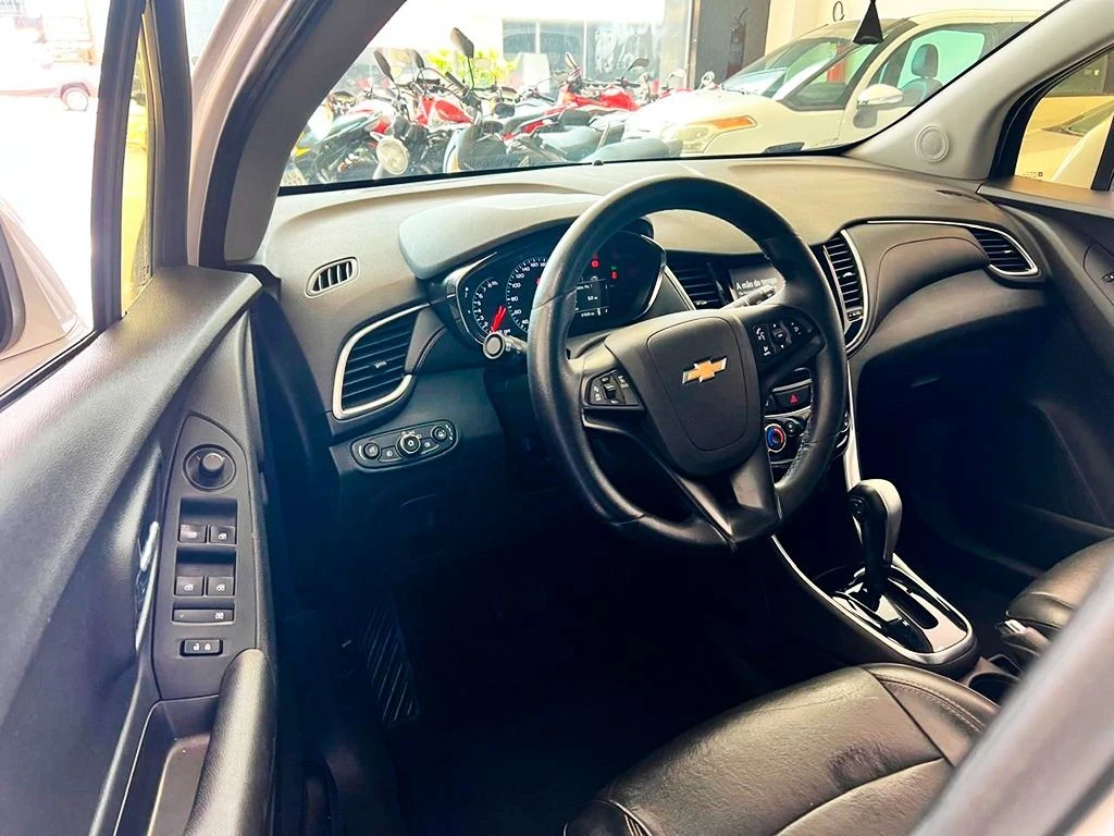 CHEVROLET TRACKER