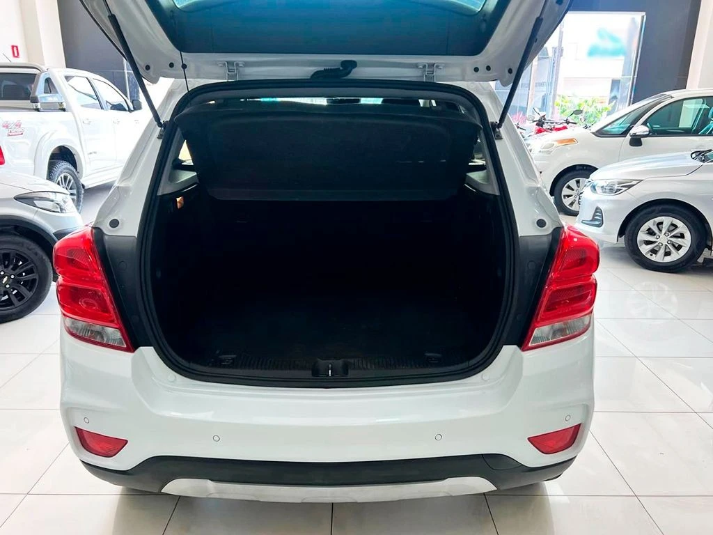 CHEVROLET TRACKER