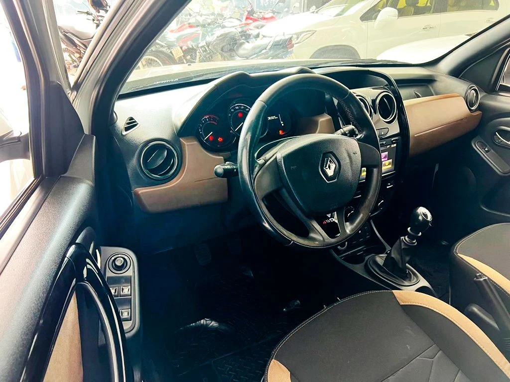 RENAULT DUSTER