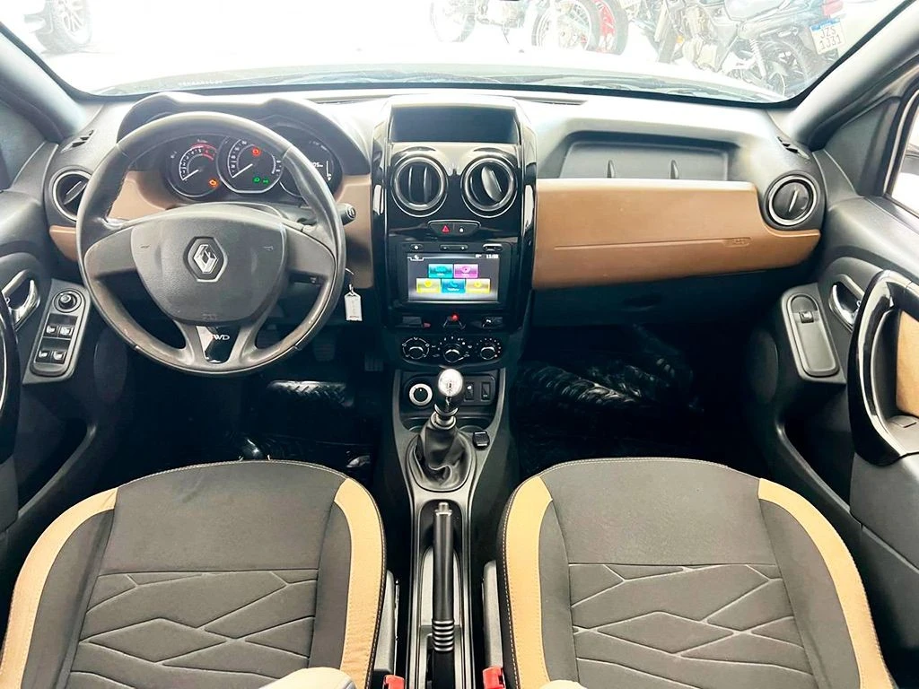 RENAULT DUSTER