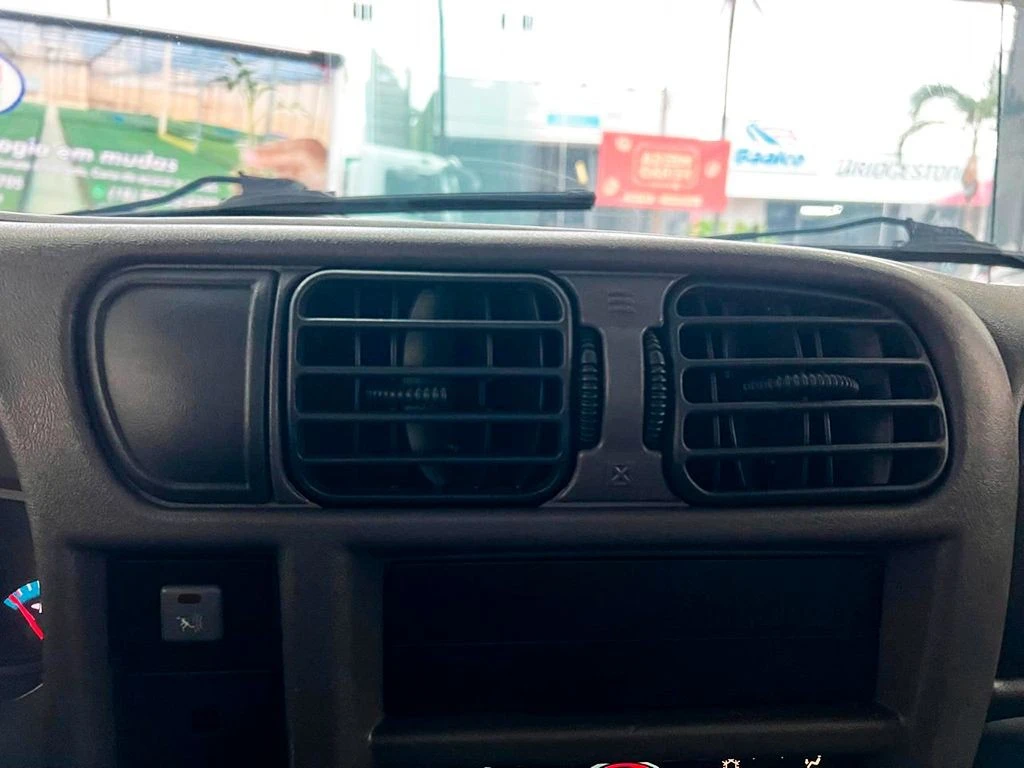 CHEVROLET S10