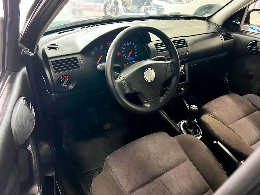 VOLKSWAGEN GOL