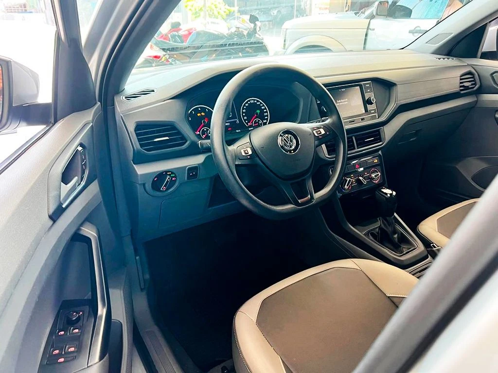 VOLKSWAGEN T-CROSS