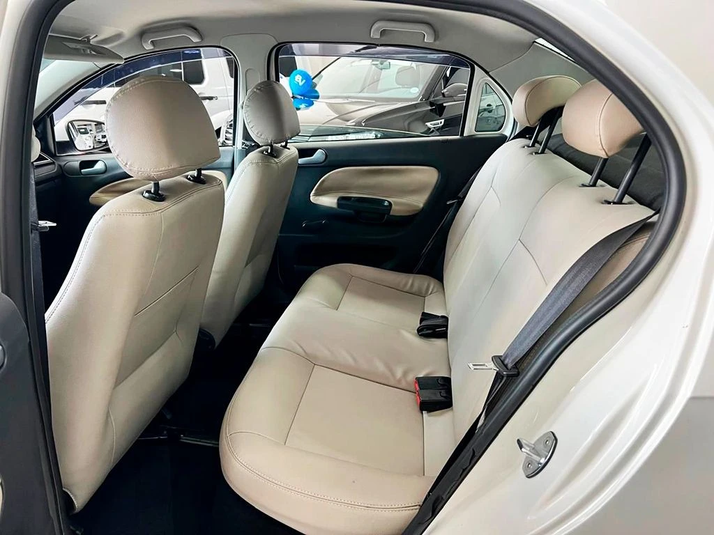 VOLKSWAGEN VOYAGE