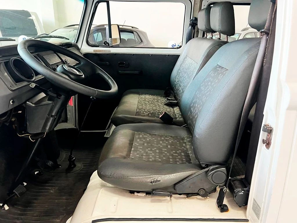 VOLKSWAGEN KOMBI