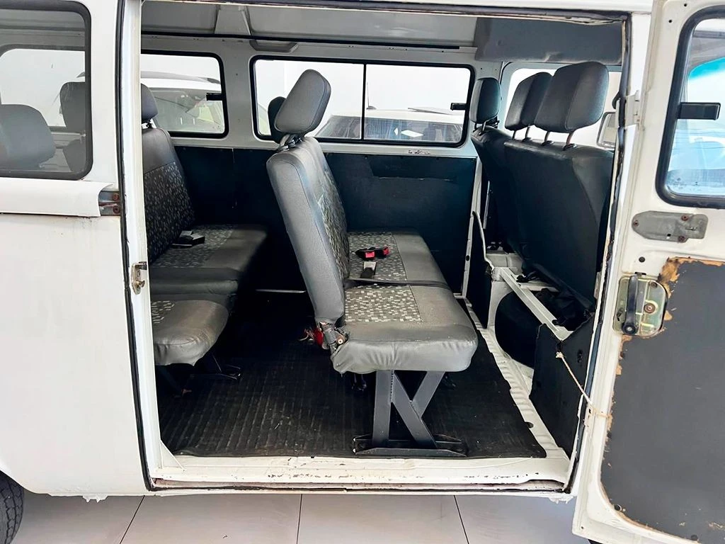 VOLKSWAGEN KOMBI