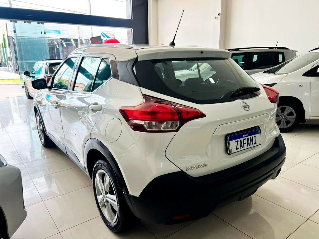 NISSAN KICKS