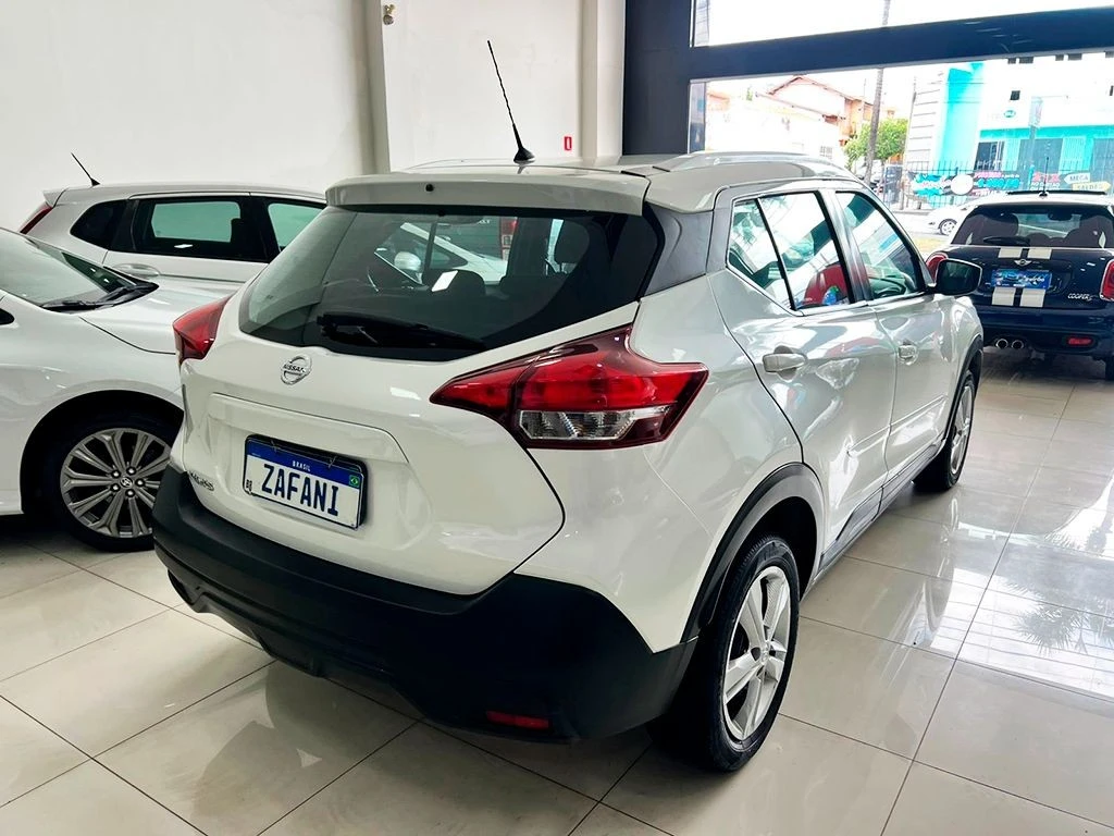 NISSAN KICKS