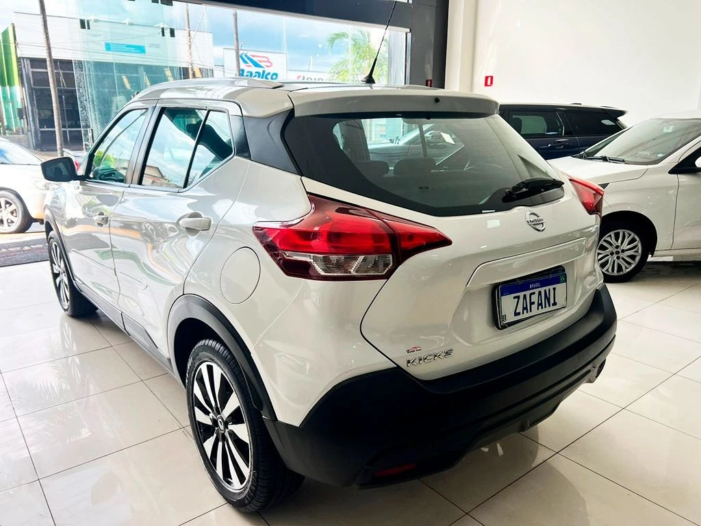 NISSAN KICKS