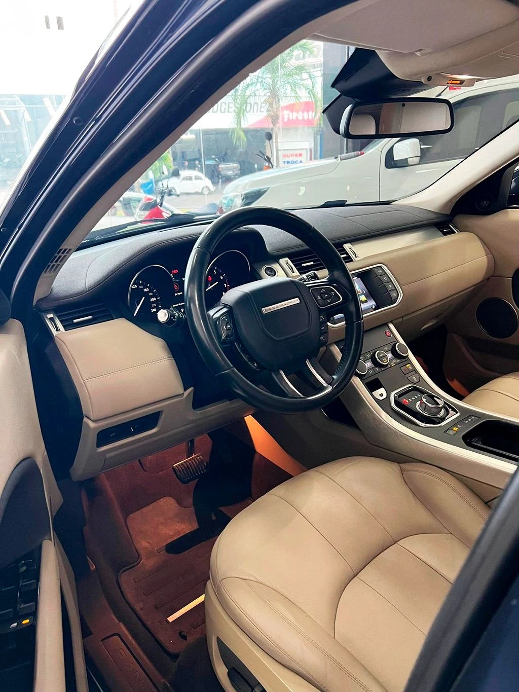 LAND ROVER RANGE ROVER EVOQUE