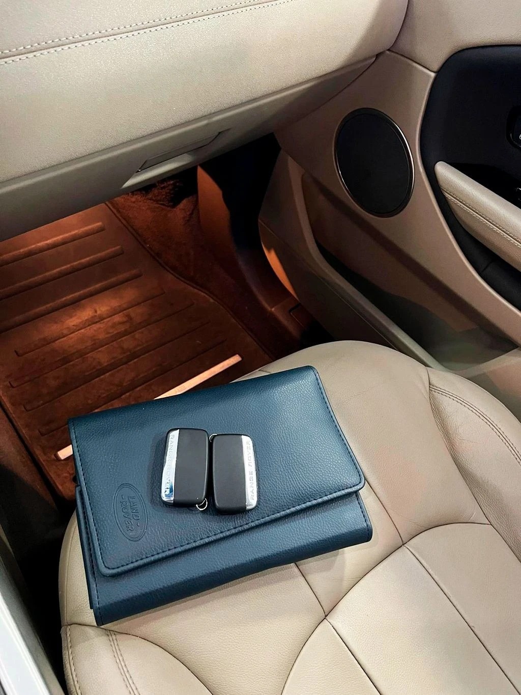 LAND ROVER RANGE ROVER EVOQUE