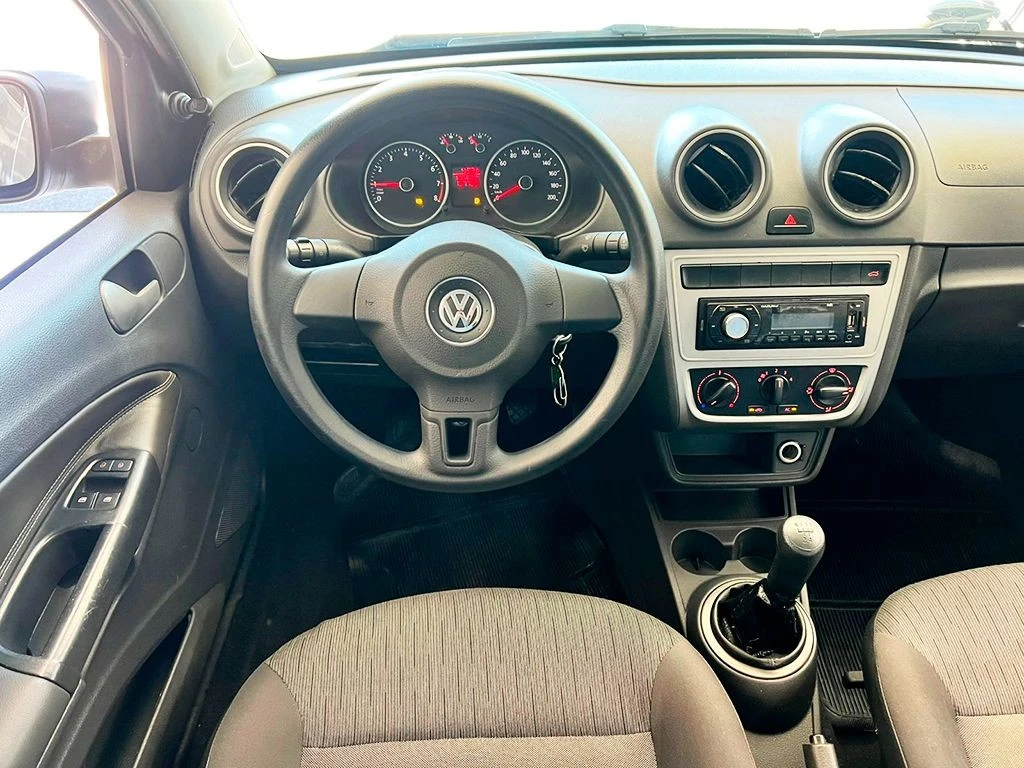 VOLKSWAGEN VOYAGE