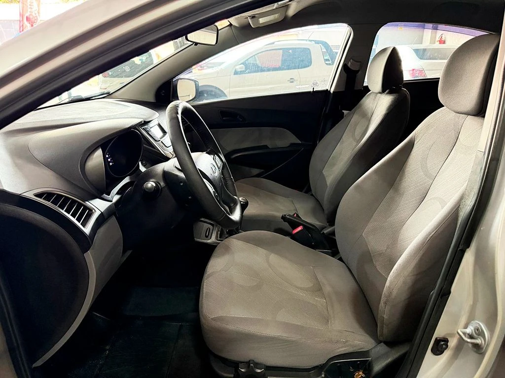 HYUNDAI HB20S