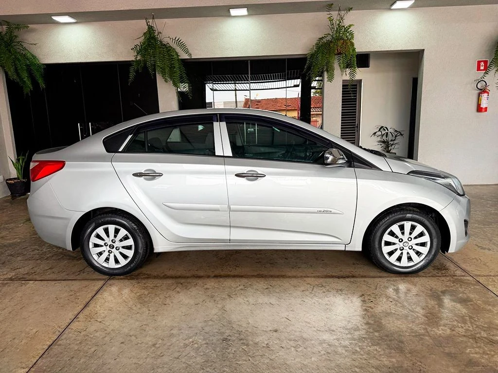 HYUNDAI HB20S