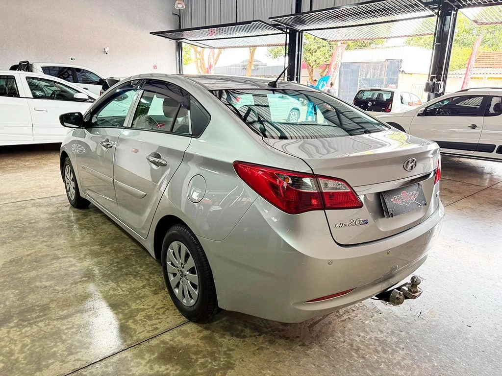 HYUNDAI HB20S