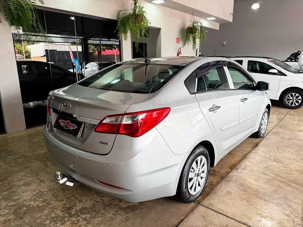 HYUNDAI HB20S