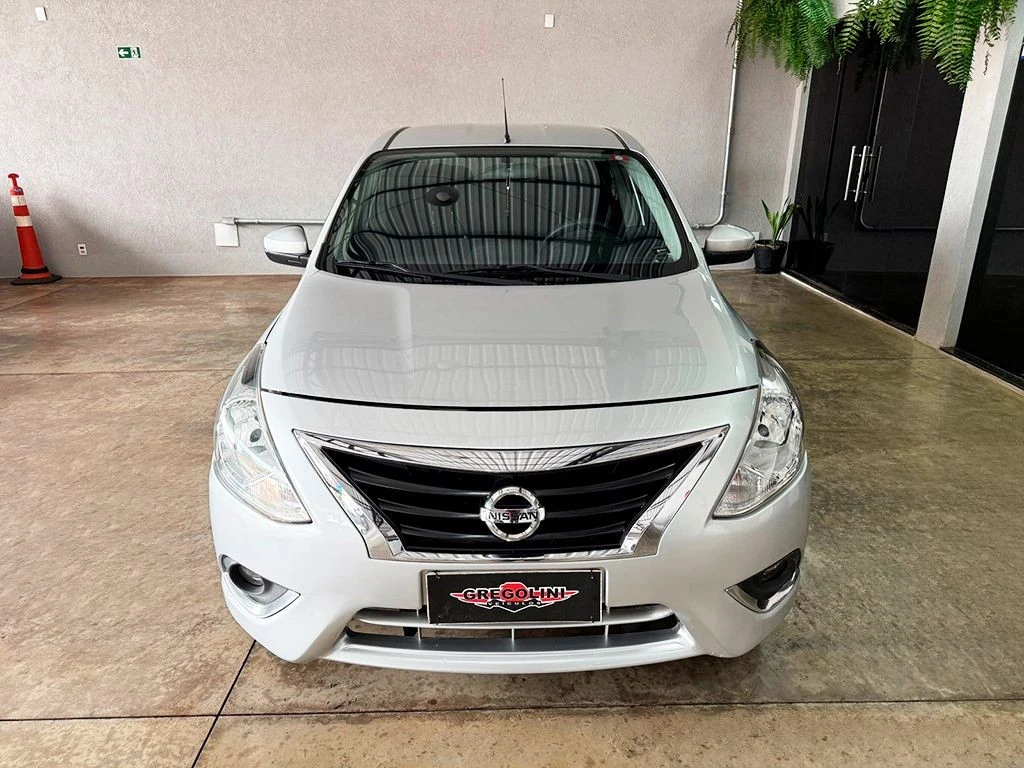 NISSAN VERSA