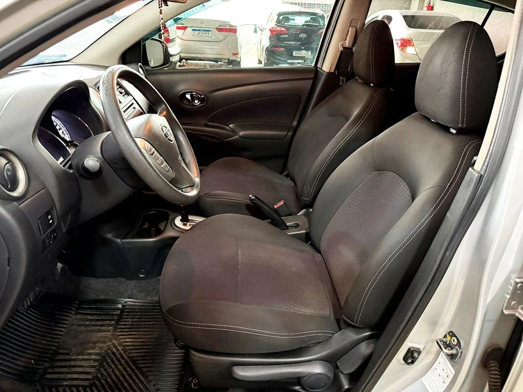 NISSAN VERSA