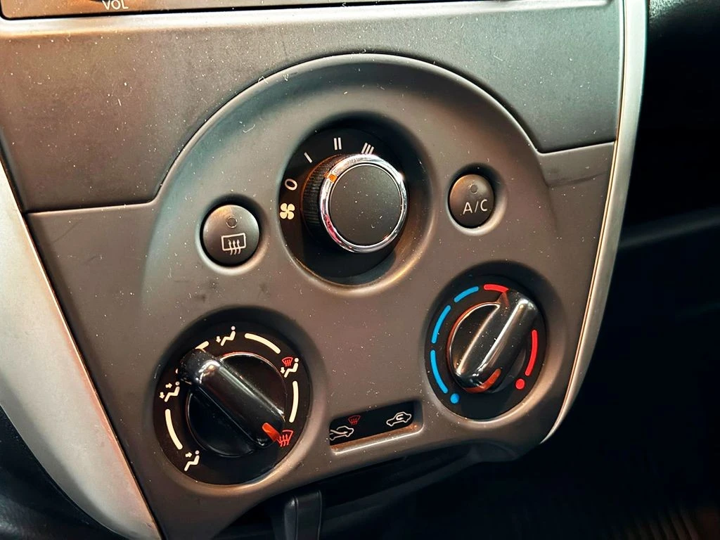 NISSAN VERSA