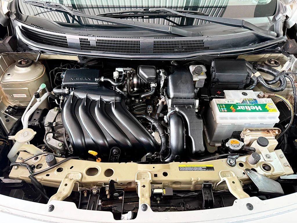 NISSAN VERSA
