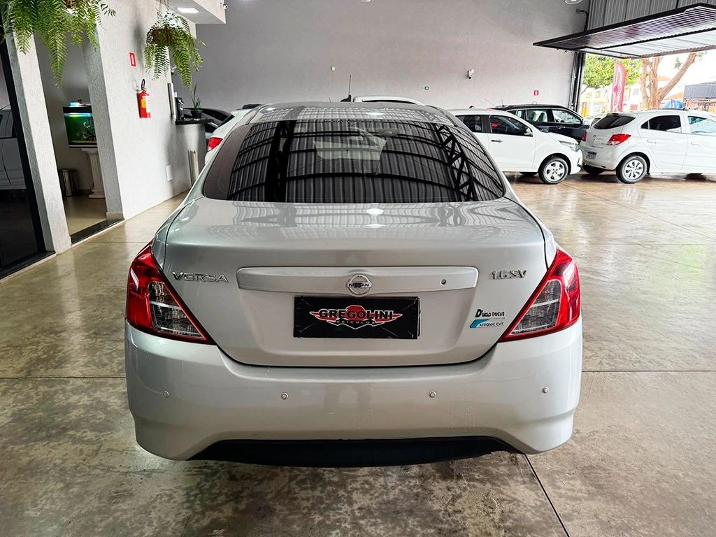 NISSAN VERSA
